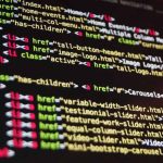 Críticas a la seguridad informática y la responsabilidad civil aplicable a los fallos de código en sociedades automatizadas de Argentina.