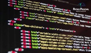 Críticas a la seguridad informática y la responsabilidad civil aplicable a los fallos de código en sociedades automatizadas de Argentina.