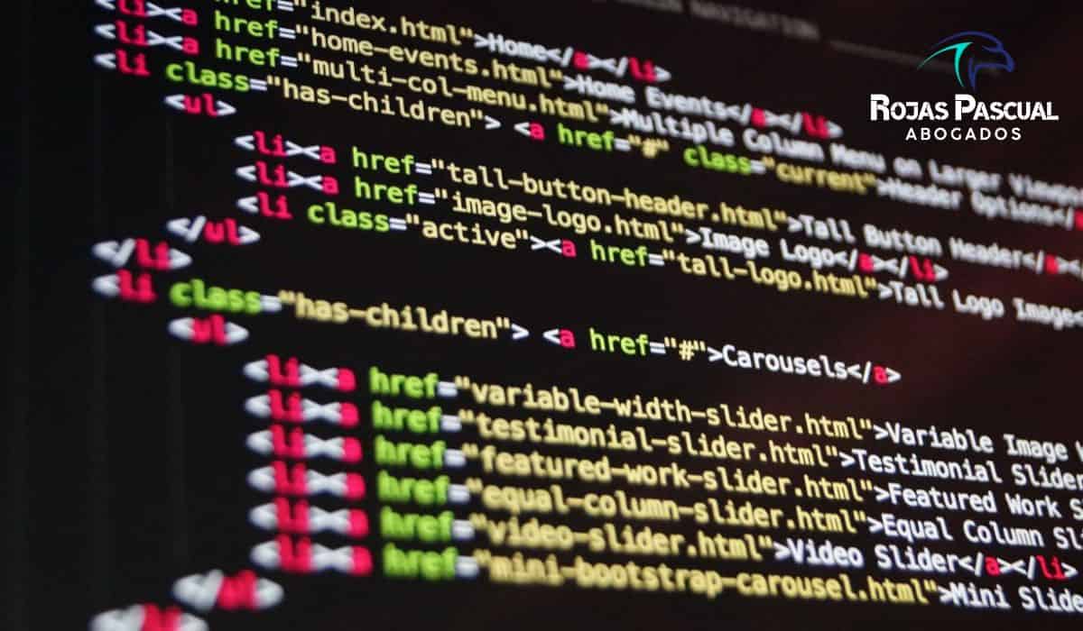 Críticas a la seguridad informática y la responsabilidad civil aplicable a los fallos de código en sociedades automatizadas de Argentina.